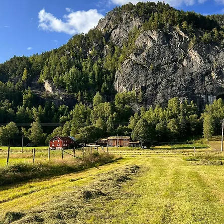 Historic Farm From The 1500s In Valle Feriehus Rysstad