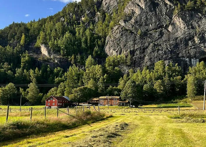 Historic Farm From The 1500s In Valle 度假居 Rysstad